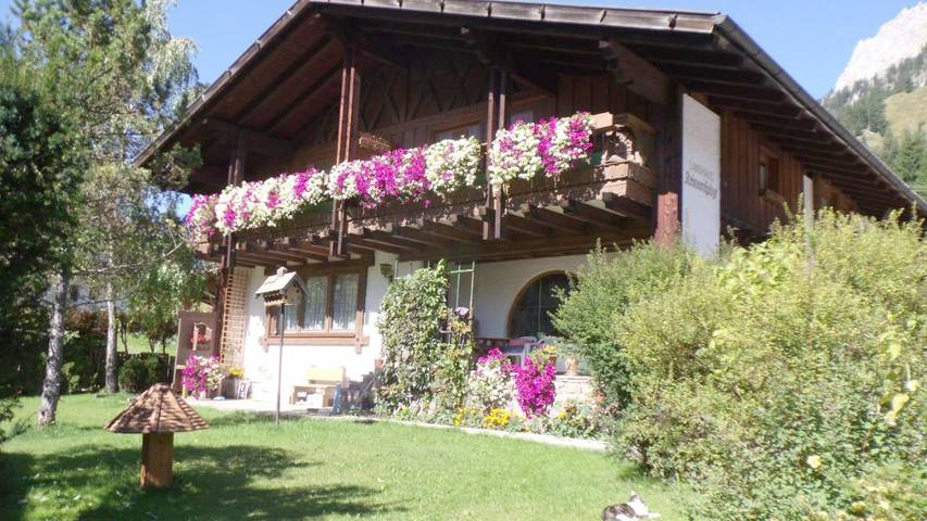 BnB für 2 Personen, mit Balkon und Terrasse sowie Ausblick in Tannheimer Tal