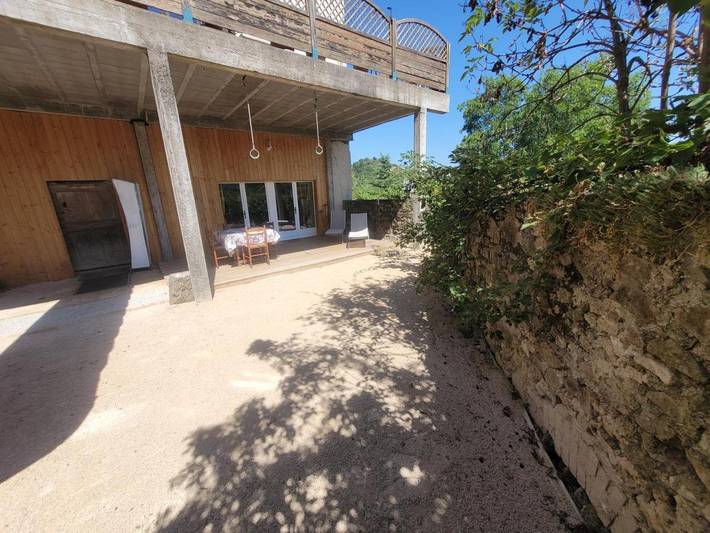 Gîte pour 4 personnes, avec terrasse et vue, adapté aux familles à Montaigut-le-Blanc - 2