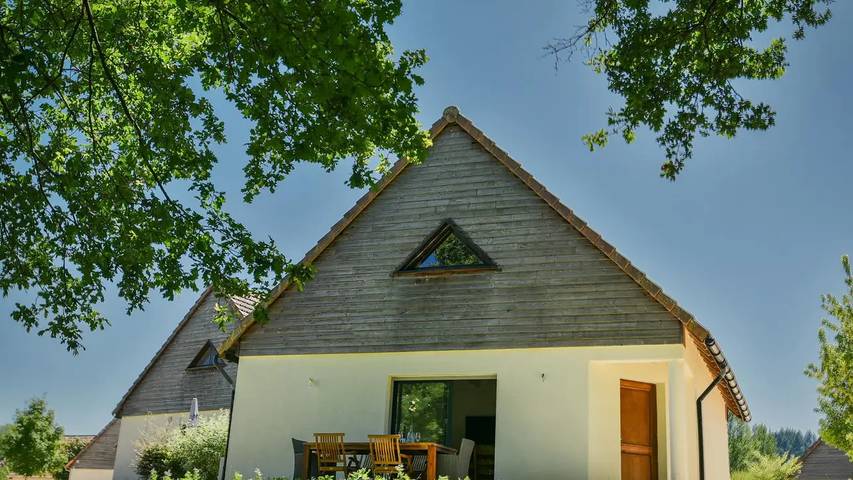 Location de vacances pour 9 personnes, avec jardin et piscine à Lacapelle-Marival - 2