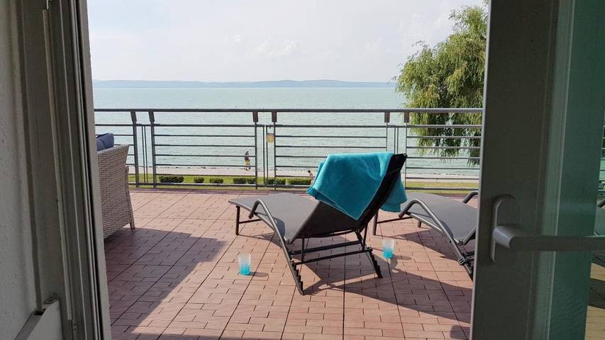 Ferienwohnung für 6 Personen, mit Terrasse und Seeblick sowie Ausblick in Siofok - 4