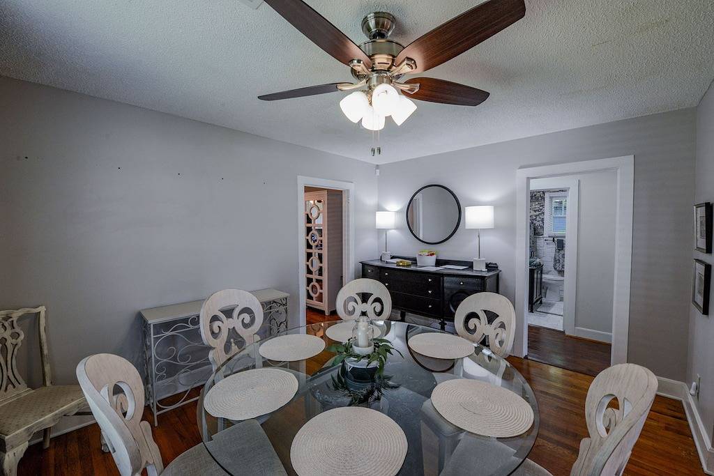 Bama Bungalow - Book for football season and more! in Tuscaloosa, Tuscaloosa County