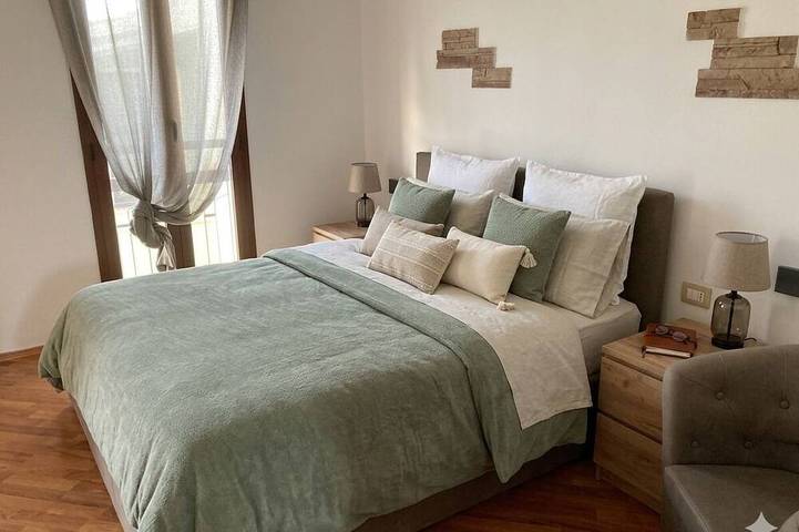 Entire apartment, Romantic Attic Room with Ocean View for Couples in Porto Torres, Sassari Province