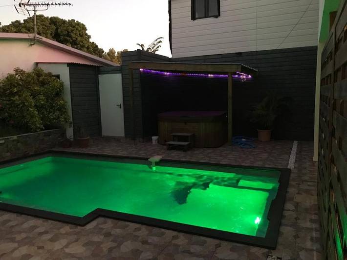 Gîte pour 6 personnes, avec piscine ainsi que jacuzzi et jardin dans Cambuston - 4