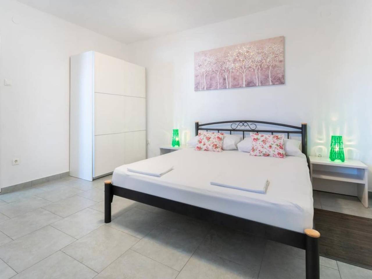 Hel leilighet, Three Bedroom Apartment with Terrace in Baska Voda, Makarska Riviera