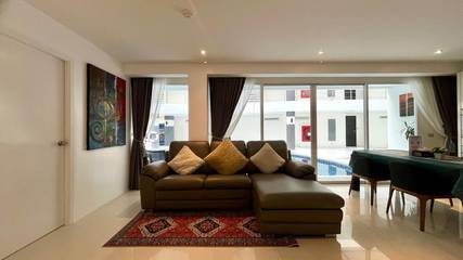 Gîte pour 5 personnes, avec jardin ainsi que vue sur l’océan et balcon à Karon Beach