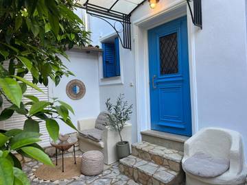 Location de vacances pour 4 personnes, avec jardin à Koróni