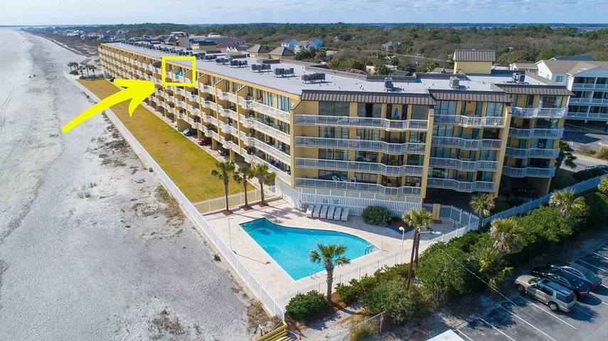 Vacation rental for 6 people, with pool and balcony in Folly Beach