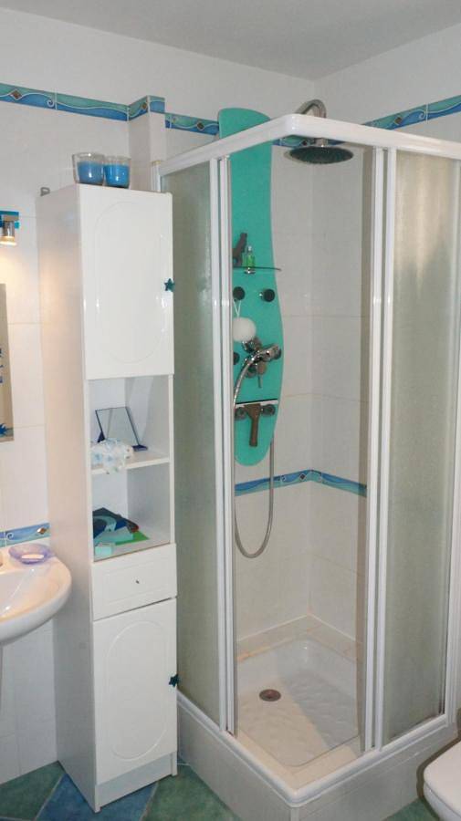 Location de vacances pour 6 personnes, avec terrasse ainsi que piscine et vue à Belgentier - 4