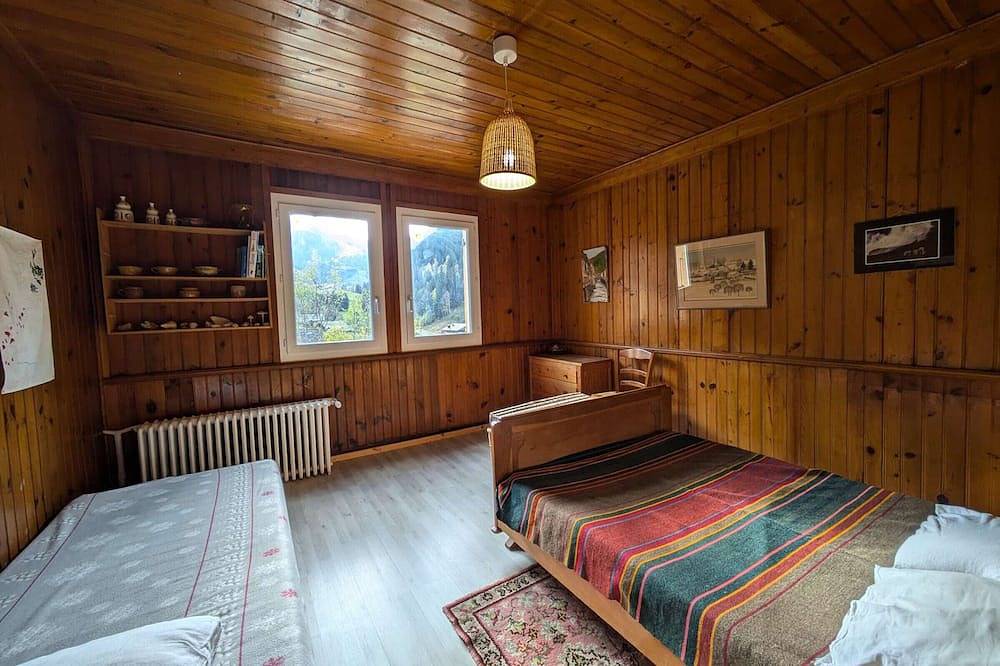 2-bedroom apartment, 5 guests, village center with parking in Arêches, Beaufort (Rhône-Alpes)