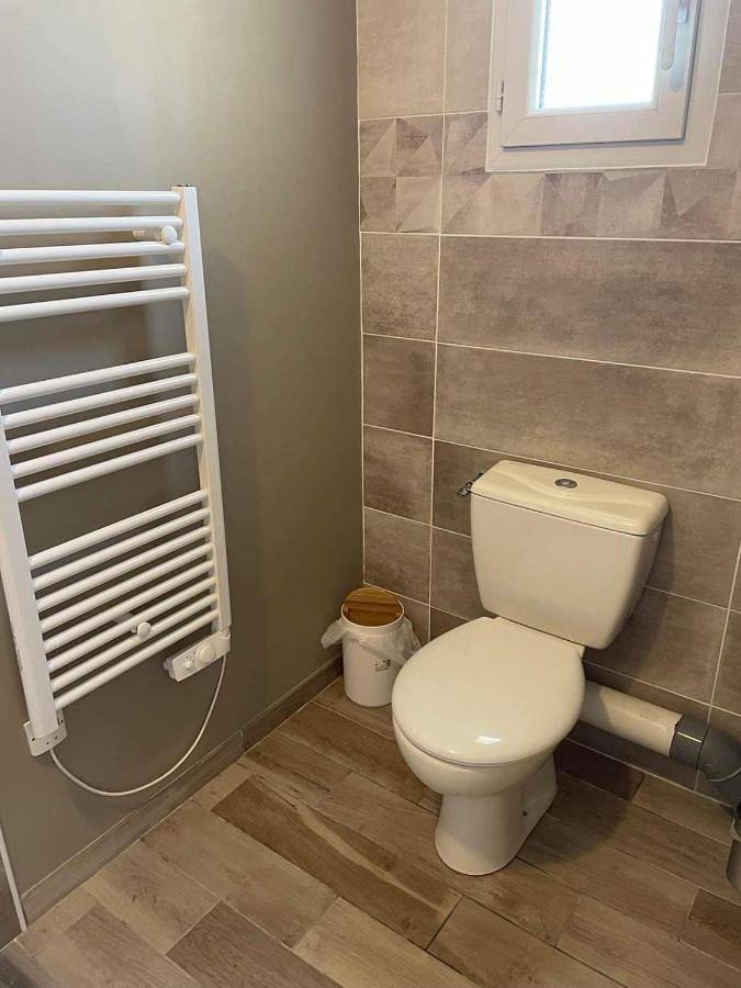 Gîte pour 2 personnes, avec jardin ainsi que vue et terrasse à Chitenay - 4