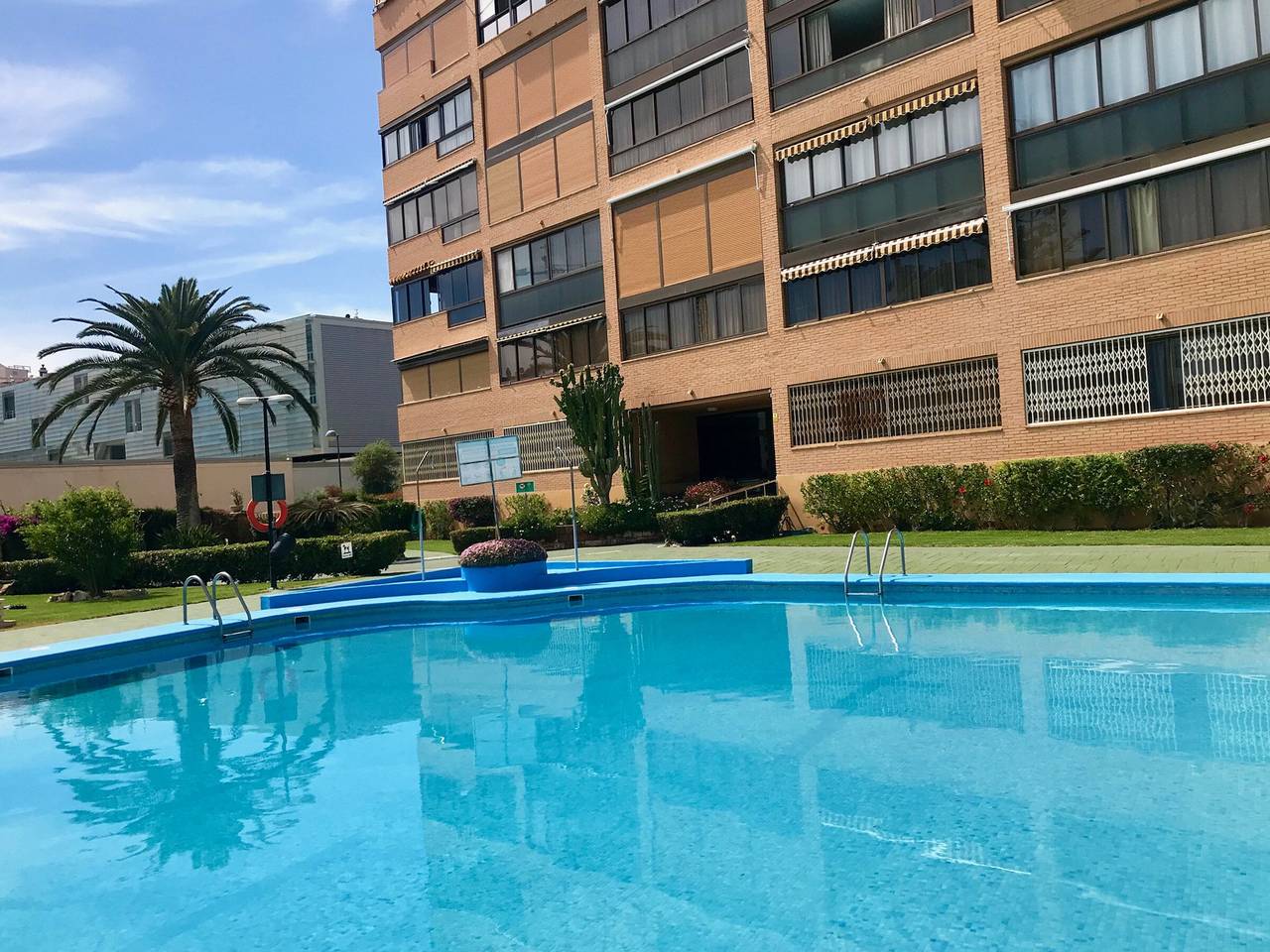 Entire apartment, Charming apartment with enclosed terrace - 2 guests in Benidorm, Costa Blanca