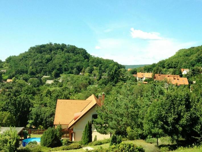 Gîte pour 3 personnes, avec vue et jardin ainsi que vue sur le lac et piscine à Szigliget - 4