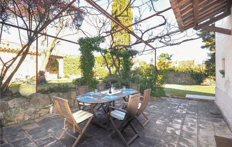 Stilvolle 135qm Cabris Apt: Pool, Terrasse, Parkplatz & WiFi! in Cabris, Mittelmeerküste (Frankreich)