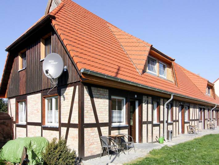 Ferienwohnung für 5 Personen, mit Terrasse und Garten in Lütow