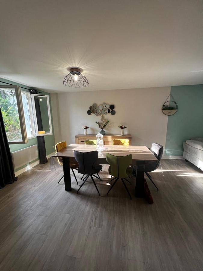Belle maison familiale proche du lac in Bourges, Région de Bourges