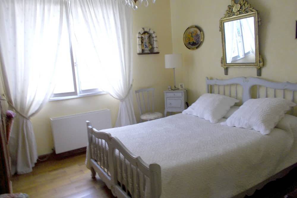 Appartement entier, Appartement de 110 m² Avec Piscine et Grand Jardin in Albi, Région d'Albi