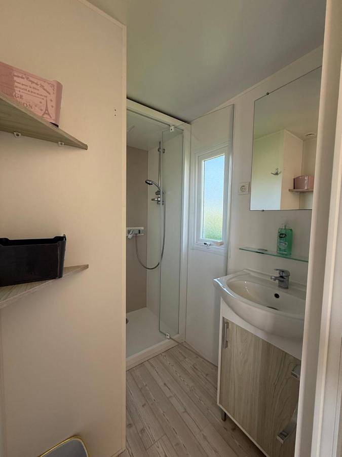 Location de vacances pour 4 personnes, avec Terrasse ainsi que Jardin et Piscine à Biville-sur-Mer - 4
