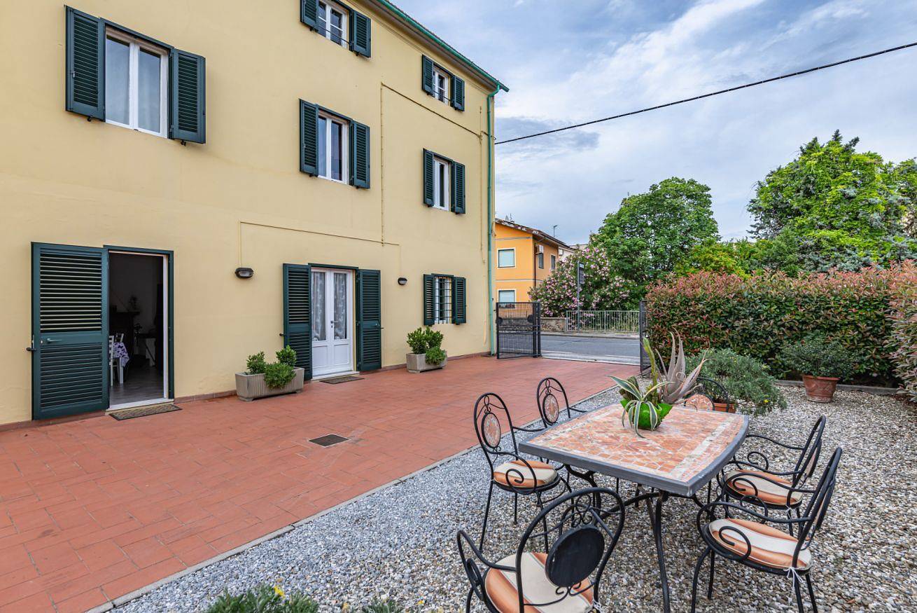 Ganze Wohnung, Irene Holiday Home with Patio and Parking in Montecatini-Terme, Pistoia Provinz