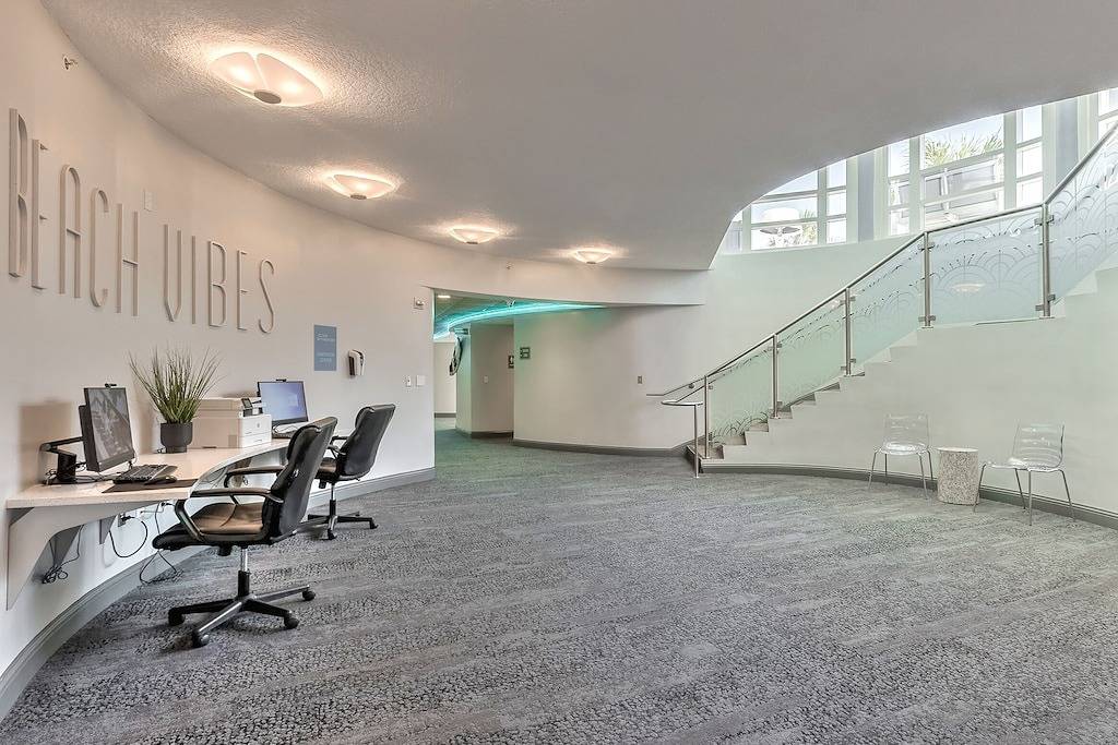 Ganze Wohnung, Oceanfront Haven: 1Br Direct ocean front with private balcony @ The Wyndam Ocean Walk in Daytona Beach, Florida