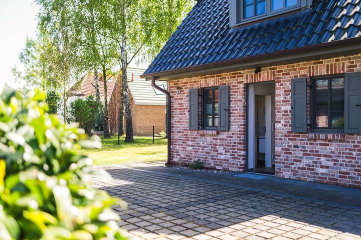 Ferienhaus für 6 Personen, mit Balkon/Terrasse und Terrasse sowie Garten und Sauna in Zingst