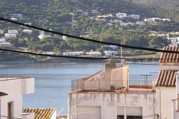 Gîte pour 5 personnes, avec balcon, animaux acceptés à El Port de la Selva