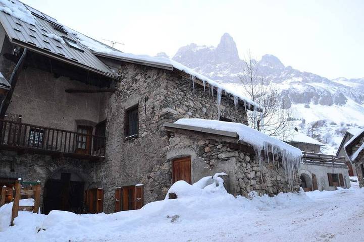 Maison pour 20 personnes, avec sauna et balcon à Le Monêtier-les-Bains