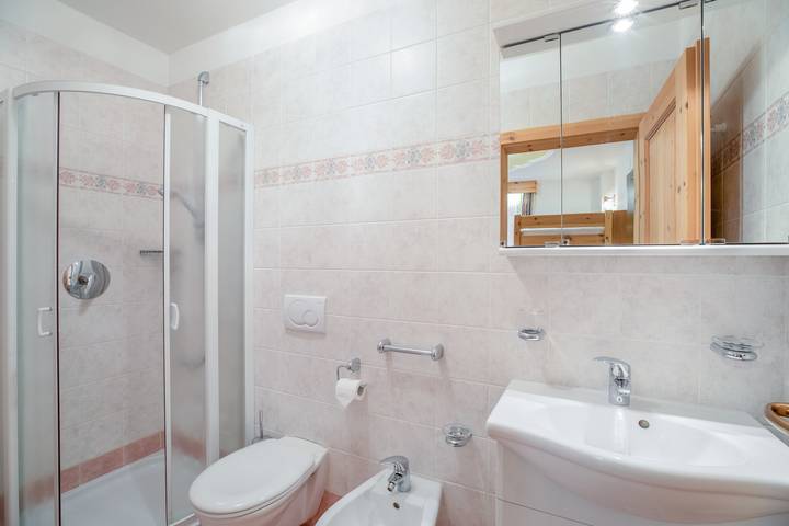 Ganze Wohnung, Apartment in der Nähe der Skipisten mit Wlan, Garten und Terrasse in Colfosco, Corvara in Badia