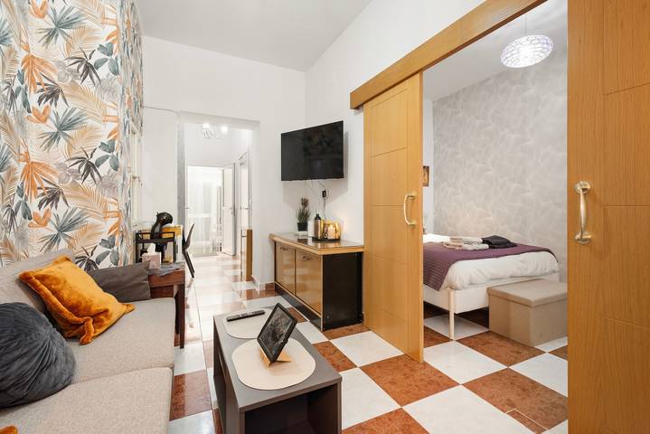 Casa de férias 'Altamira 6' com terraço privado, Wi-Fi e ar condicionado in Carretera de Cádiz, Malaga