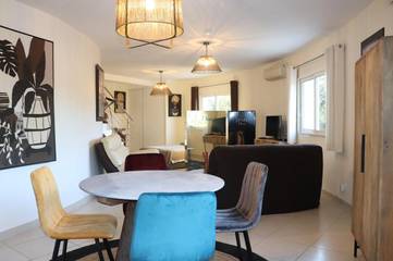 Gîte pour 3 personnes, avec balcon et vue à Vailhauquès