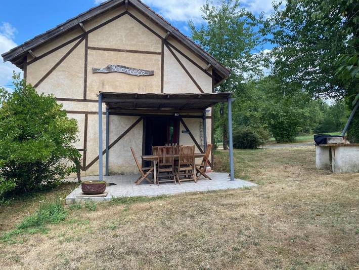 Location de vacances pour 8 personnes, avec piscine et jardin à Saint-Avit-de-Vialard - 3