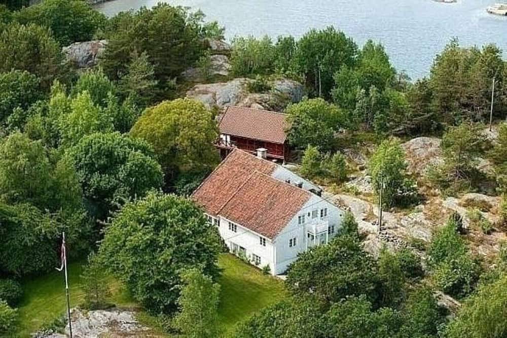 Flott hus ved sjøen Kristansand Aagerøya båt egen brygge Flotte fiskeforhold in Lillesand