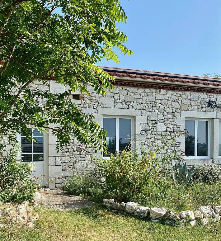 Gîte pour 4 personnes, avec Jacuzzi et Piscine à Montaut (Dordogne)