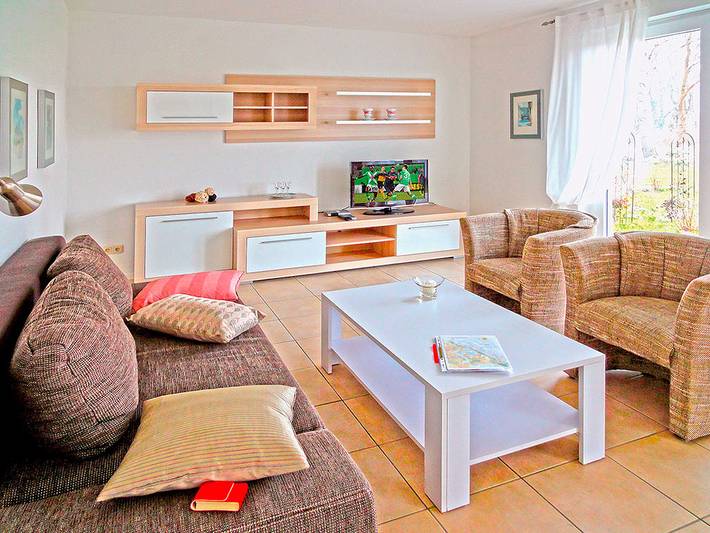 Ferienwohnung für 2 Personen, mit Terrasse und Garten in Benz - 2