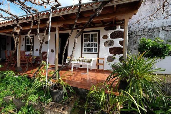 Ferienhaus für 6 Personen, mit Balkon und Terrasse sowie Garten und Ausblick