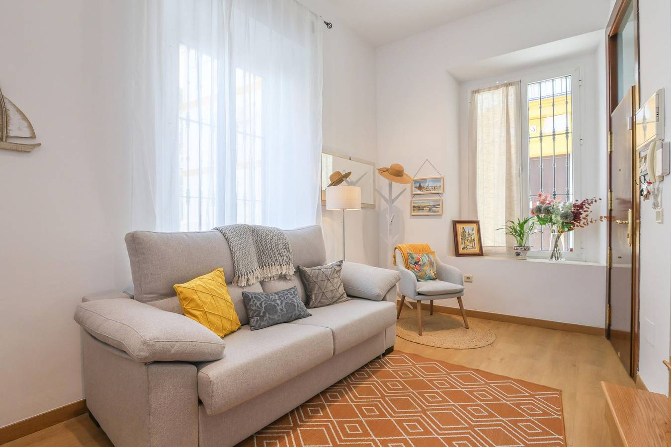 Entire apartment, Casa Amores - Cosy flat in the centre of Seville with free Wifi in Casco Antiguo, Sevilla