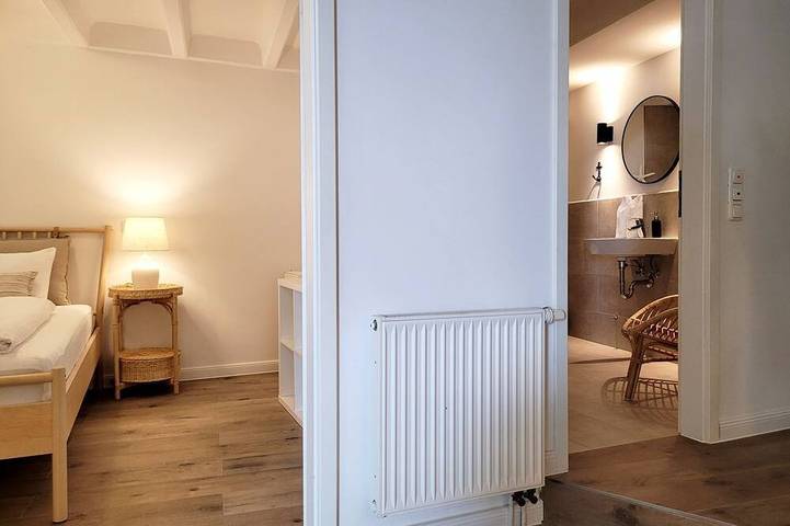Ganze Wohnung, Moderne Lounge-Ferienwohnung mit Terrasse, Strandkorb, Parkplatz - 50 Meter zum in Sierksdorf, Ostholstein