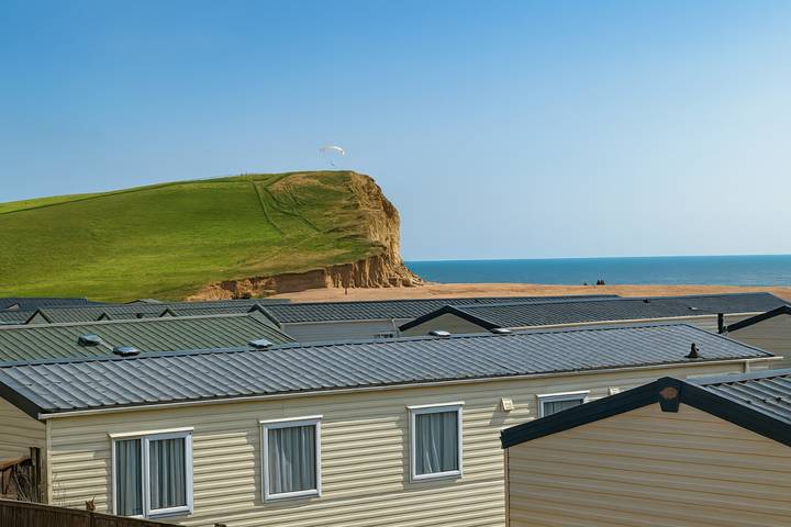 Caravan for 6 people, with pool and garden in Jurassic Coast