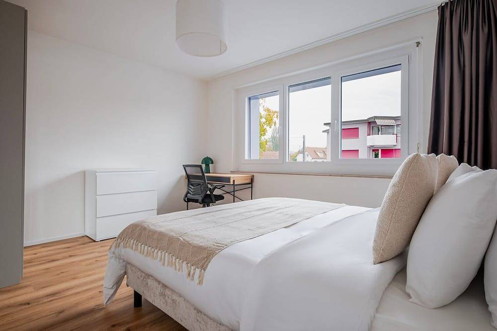 Ganze Wohnung, Blueground | Dietikon, balcony, nr Lindenplatz in Dietikon, Kanton Zürich