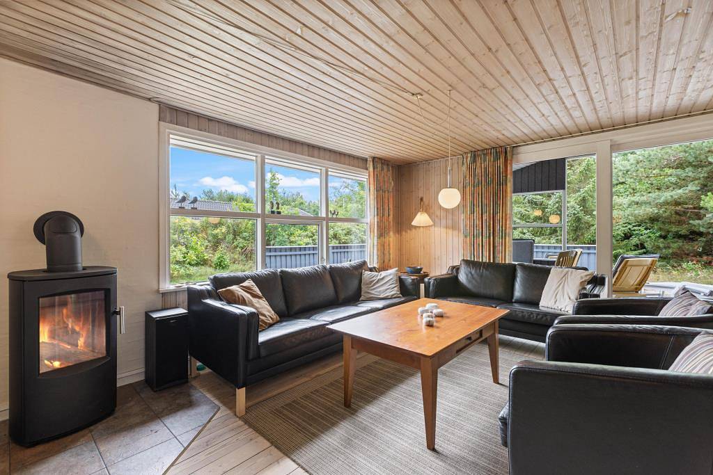 Gepflegtes Ferienhaus mit Whirlpool und Sauna in Henne, Filsø See