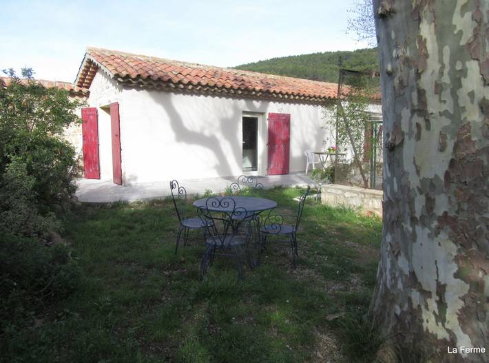 Gîte pour 2 personnes, avec jardin et terrasse en Provence-Alpes-Côte d'Azur - 4