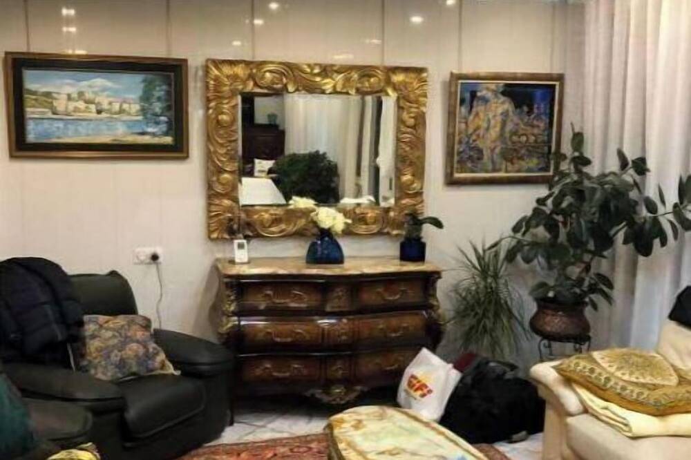 Baroque villa in Pierrefitte-sur-Seine, Sena-Saint Denis