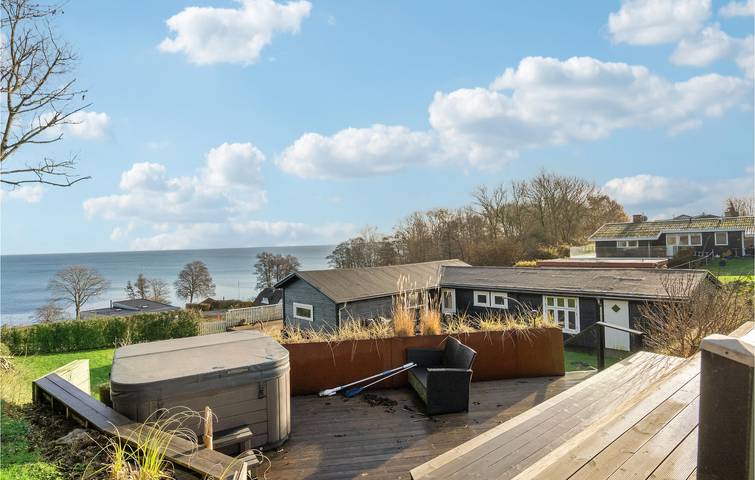 Ferienhaus für 4 Personen, mit Terrasse und Garten in Mørkholt