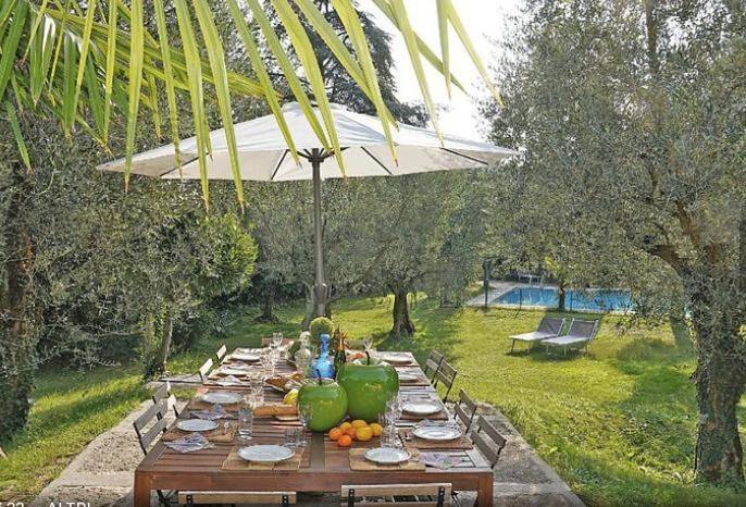 Villa per 13 persone, con giardino e piscina a Manerba del Garda
