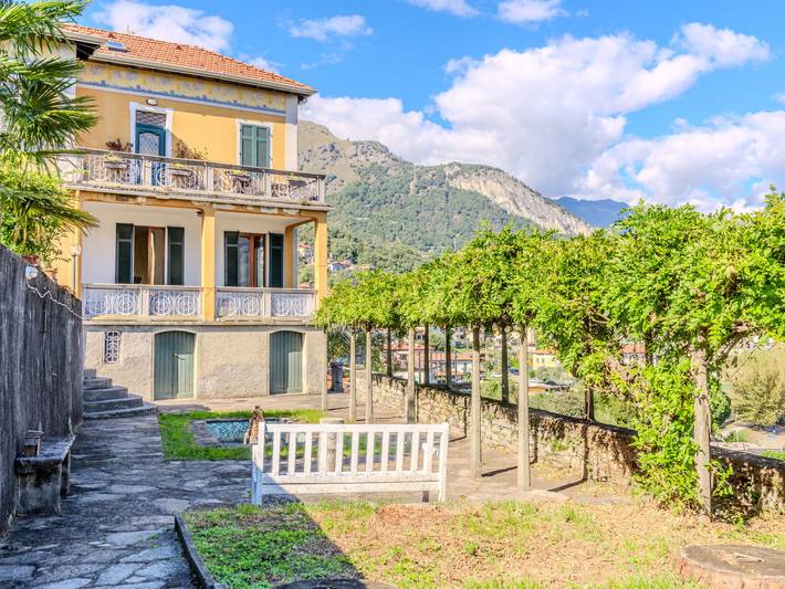 Ferienwohnung für 4 Personen, mit Terrasse und Seeblick sowie Garten in Pianello del Lario - 2
