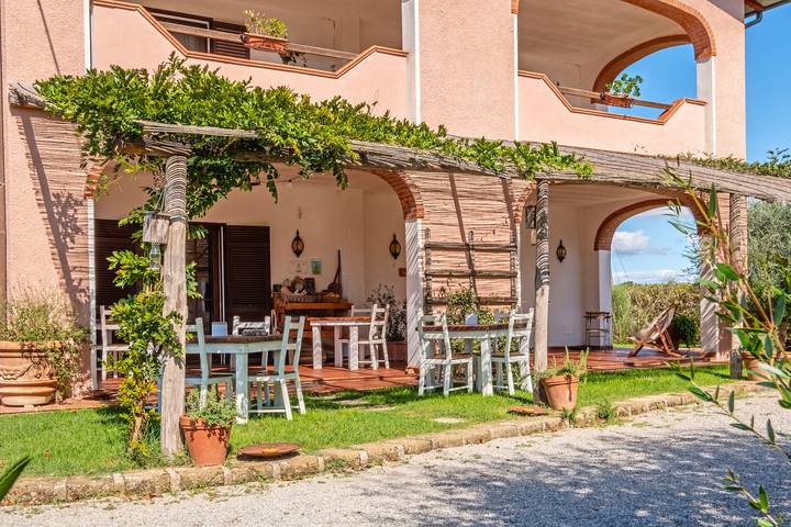 Entire studio, Studio 'Agriturismo Vallerana Il Gelsomino' with Private Terrace, Wi-Fi and Air Conditioning in Capalbio, Grosseto Province