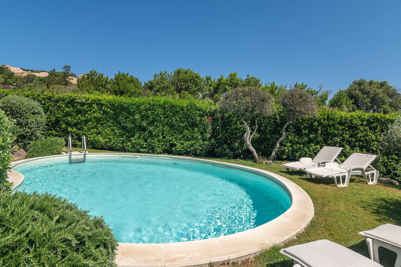 Villa 'Viola Con Piscina E Giardino' con vista mare, piscina privata e Wi-Fi in Palau (Sardegna), Gallura