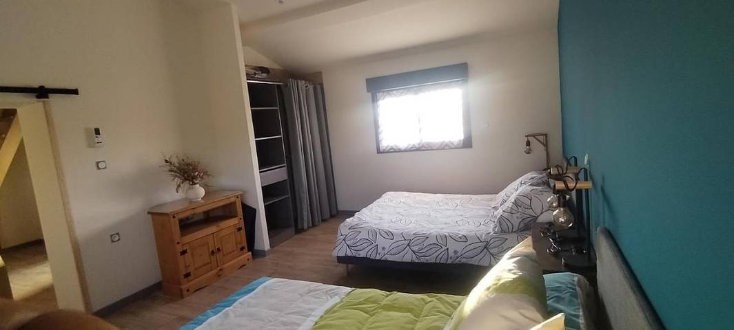 Location de vacances pour 6 personnes, avec vue ainsi que jardin et terrasse à Puygouzon - 2