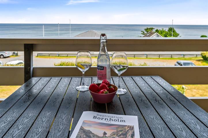 Ferielejlighed for 4 personer, med terrasse i Allinge-Sandvig