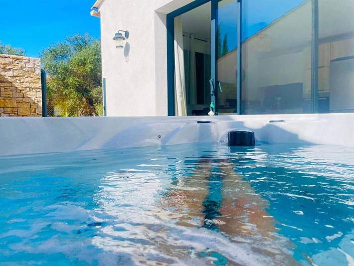 Location de vacances pour 2 personnes, avec Jacuzzi et Terrasse à Velaux