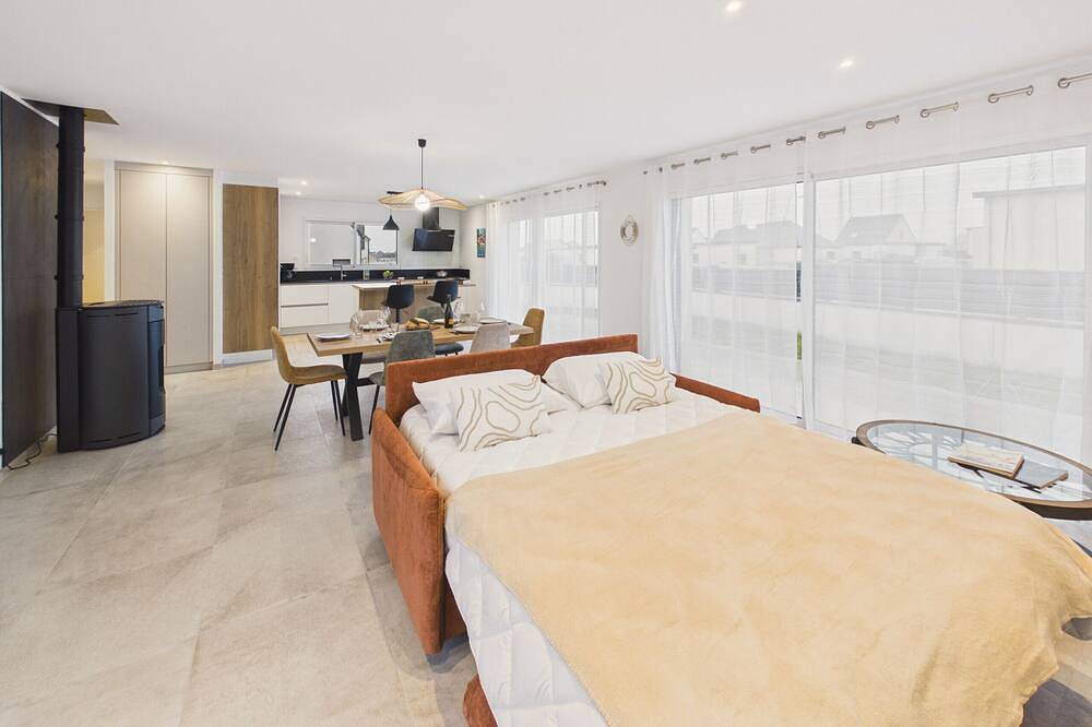 New house for 6 with garden and terrace in Plonéour-Lanvern, Côte de Cornouaille